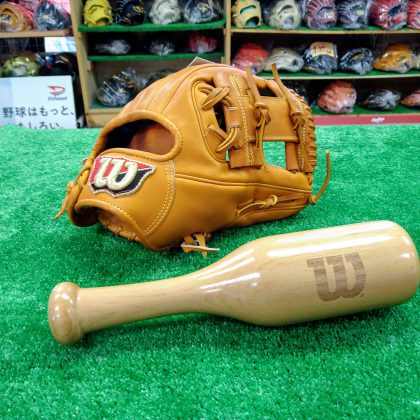 No.825【ウイルソン】木製グラブハンマー（置き台付き）