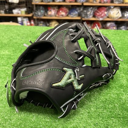 No.813【ATOMS】限定　硬式グローブ　内野手モデル