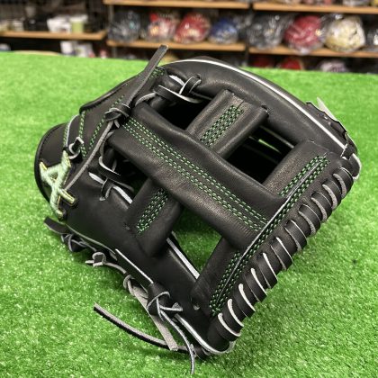 No.815　【ATOMS】限定　硬式グローブ　内野手モデル