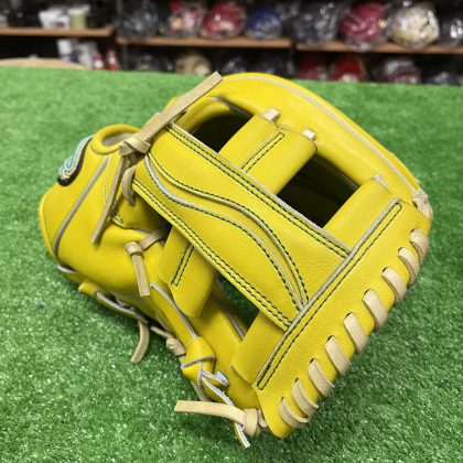 No.818　【ディークエスト】限定　硬式グローブ　内野手モデル