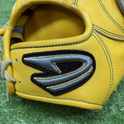 No.818　【ディークエスト】限定　硬式グローブ　内野手モデル