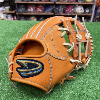 No.819　【ディークエスト】限定　硬式グローブ　内野手モデル