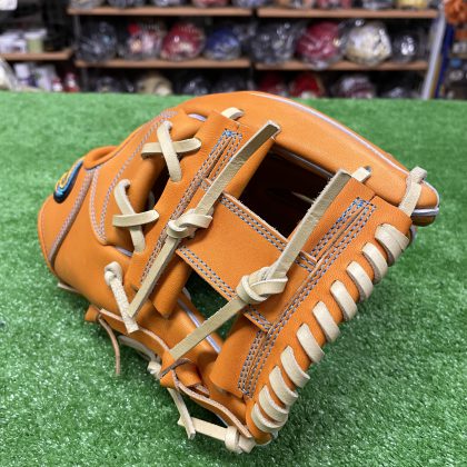 No.819　【ディークエスト】限定　硬式グローブ　内野手モデル