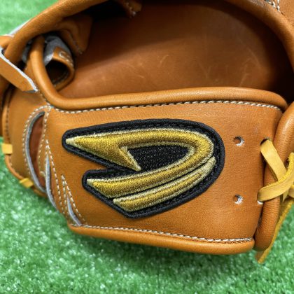 No.820　【ディークエスト】限定　硬式グローブ　投手用モデル