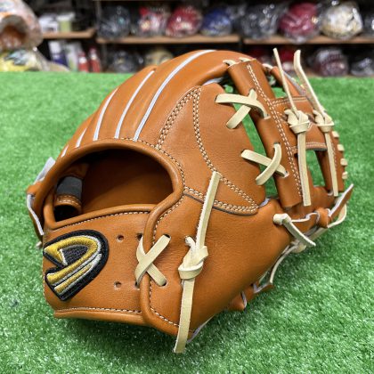 No.821　【ディークエスト】限定　硬式グローブ　内野手モデル