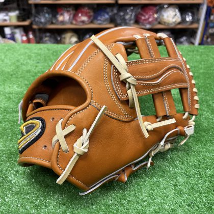 No.822　【ディークエスト】限定　硬式グローブ　内野手モデル