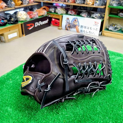 No.A052【ディークエスト】　硬式外野手モデル　ステップアップリード