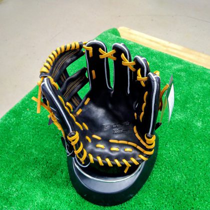 No.A055【ディークエスト】硬式内野用モデル　クロスオーバーJT