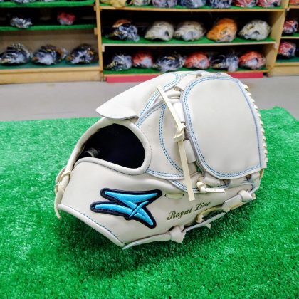 No.A083【SAEKI】硬式　投手用モデル　ロイヤルライン　スポット商品