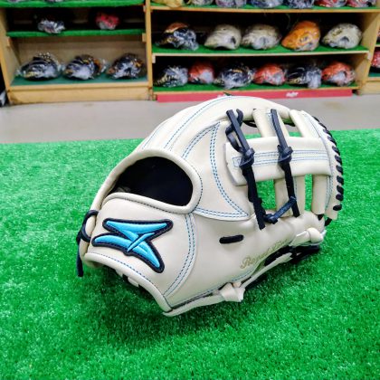 No.A084【SAEKI】硬式　内野手モデル　ロイヤルライン　スポット商品