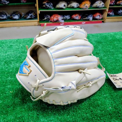 No.A077【CHIAKI】硬式　投手用モデル（左投げ専門ブランド）