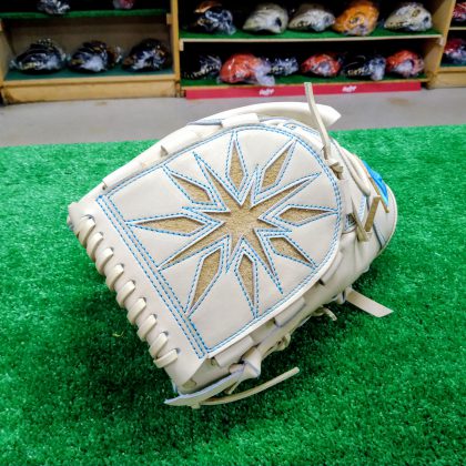 No.A077【CHIAKI】硬式　投手用モデル（左投げ専門ブランド）