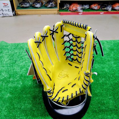 No.A071【CHIAKI】硬式　外野手モデル（左投げ専門ブランド）